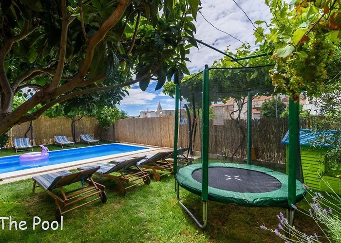 Апартаменти Lara - Croatia