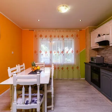 Apartment Lara - Croatia